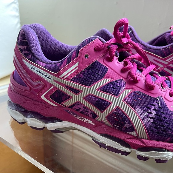 ASICS Gel-Kayano 22 - Picture 9 of 16